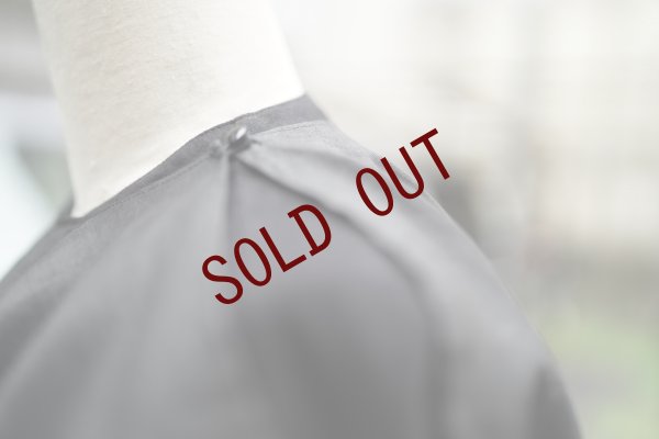 画像19: TENNE HANDCRAFTED MODERN  WEIST SHIRRING DRESS WITH CAPE  col. BLACK×BLACK