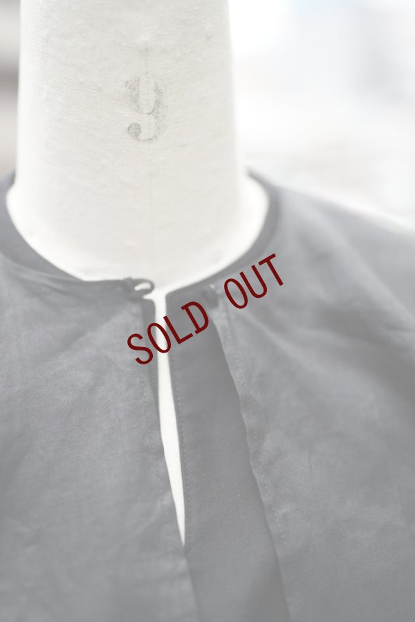 画像13: TENNE HANDCRAFTED MODERN  WEIST SHIRRING DRESS WITH CAPE  col. BLACK×BLACK