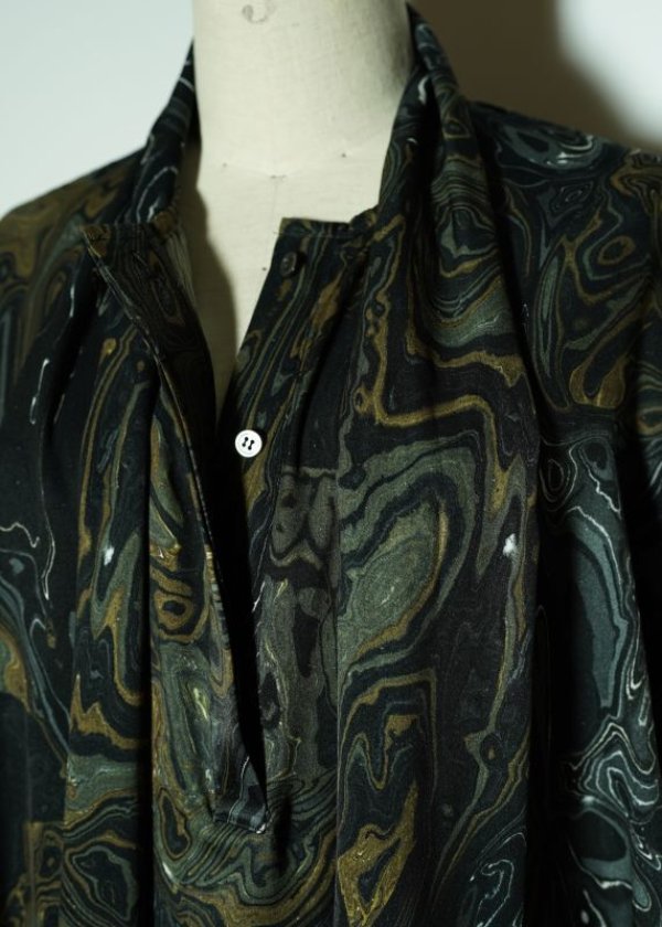 画像10: Dessin de mode　 ボウタイギャザースリーブブラウス　 col.BLACK MARBLE