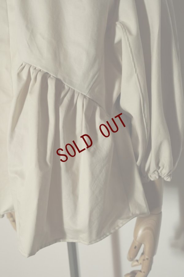 画像3: TENNE HANDCRAFTED MODERN　 VOLUME SLEEVE TUCK PULL-OVER　 col. PINK BEIGE