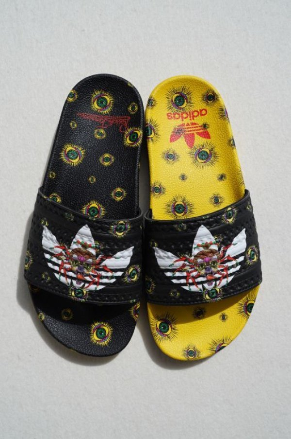 画像1: adidas　 ADILETTE TANAAMI　 col.CBLACK / FTWWHT  / YELLOW