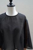 画像2: TENNE HANDCRAFTED MODERN　 ORGANZA SHORT PULLOVER　 col. BLACK (2)