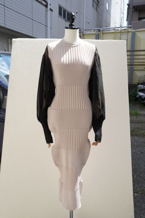 50% CFCL FLUTED LUCENT LONG PUFF SLEEVE DRESS col.LIGHT