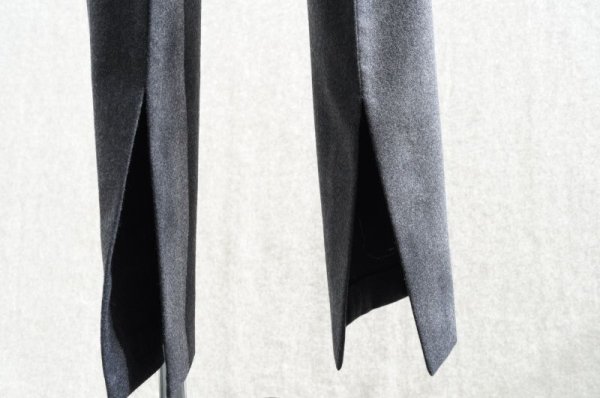 画像6: BOWTE　 WOOL CREASE PINTUCK PANTS　 col.CHARCOAL