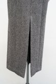 画像8:  AURALEE　 LAMA SHETLAND WOOL TWEED SKIRT 　 col. KHAKI TWEED (8)