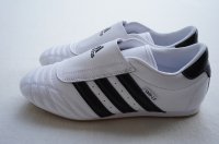 adidas　 TAEKWONDO W　 col.WHITE / BLACK  / GUM