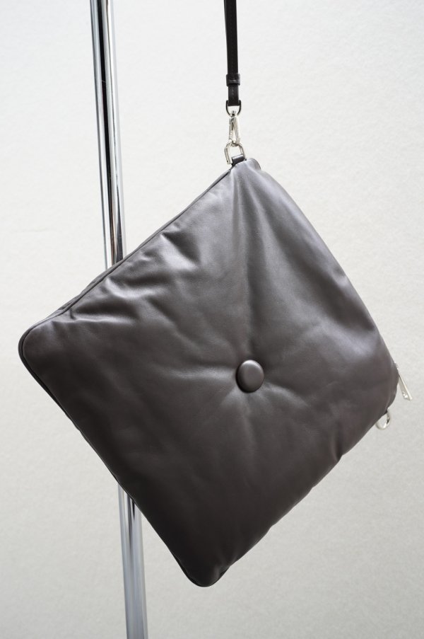画像1: JULIE KEGELS　 BICHE - CUSHION BAG　 col. CHOCLAT BROWN