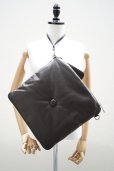 画像4: JULIE KEGELS　<br />BICHE - CUSHION BAG　<br />col. CHOCLAT BROWN (4)
