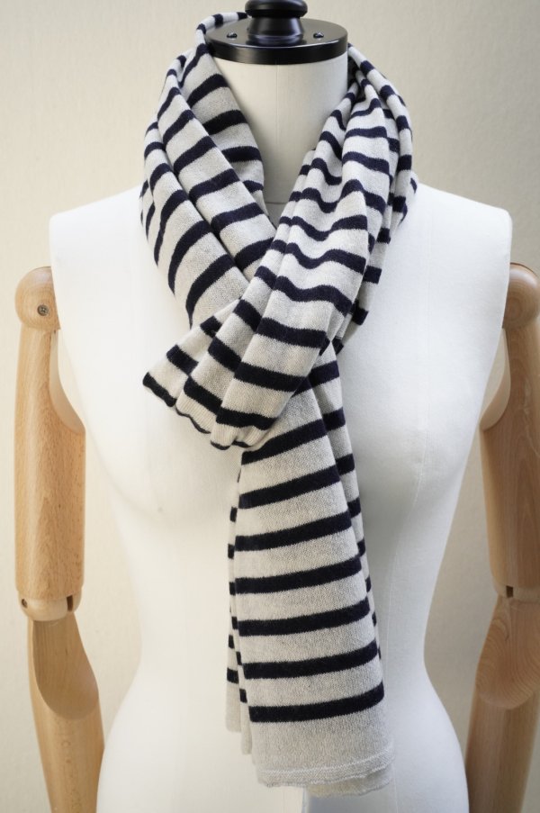 画像2: eleven 2nd　 Cashmere no.1　 Border Stole　 col. Navy Border