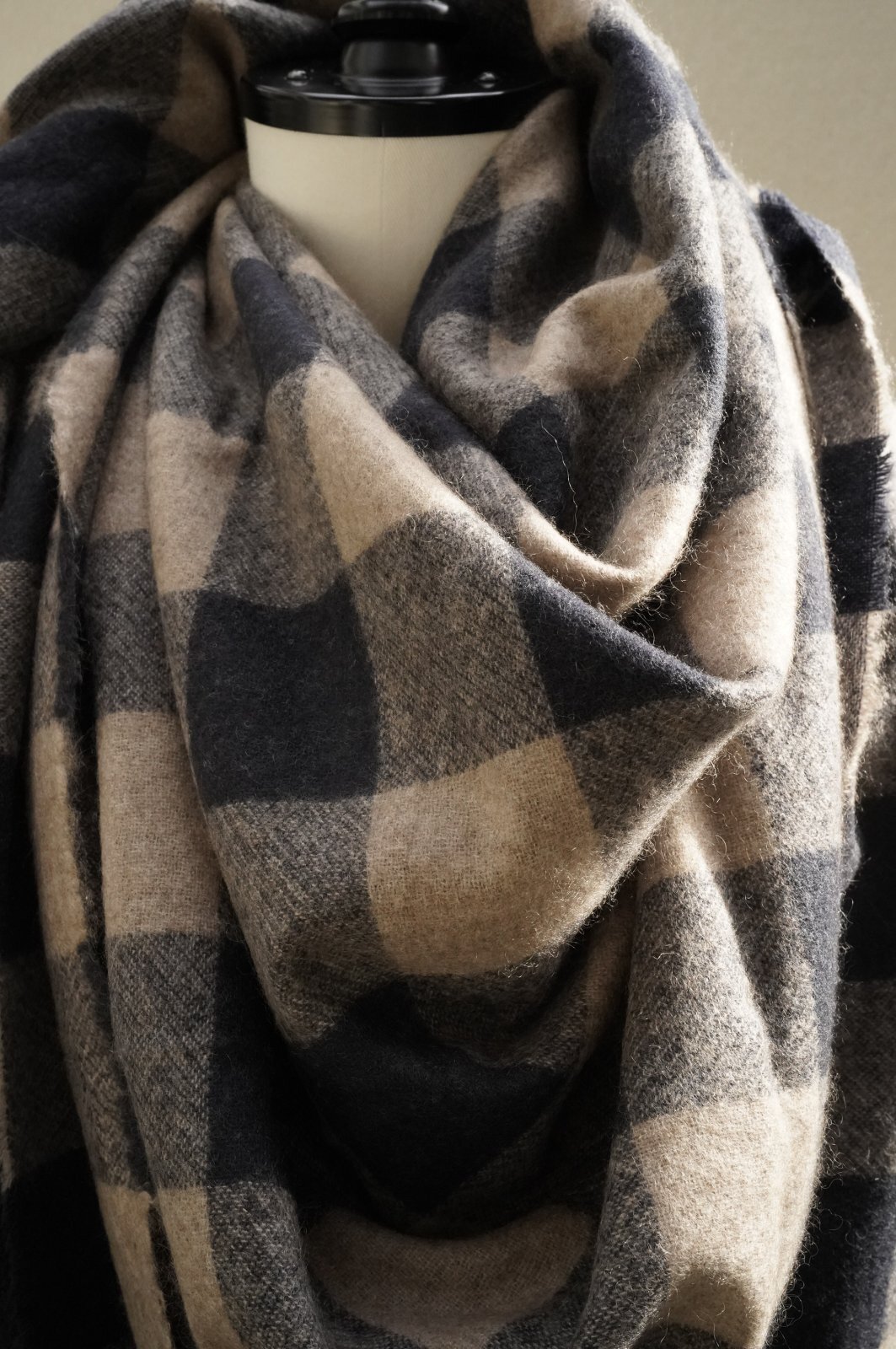 daniela gregis  scialle shawl