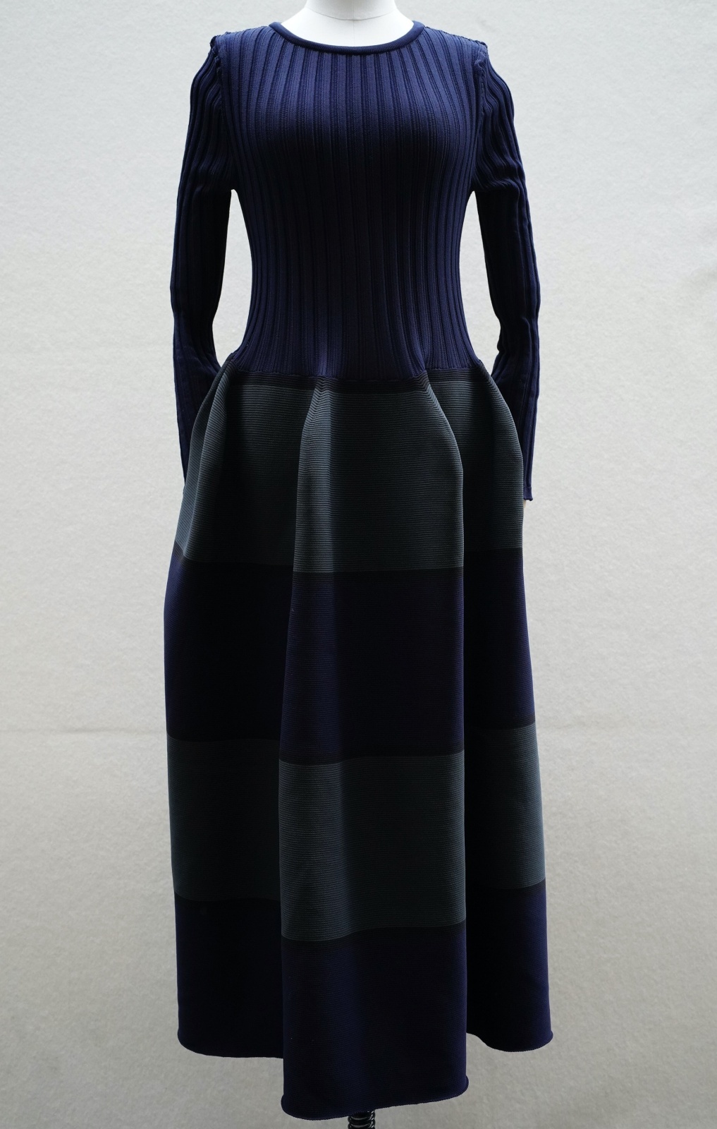 CFCL　POTTERY LONG SLEEVE DRESS　col.NAVY MULTI
