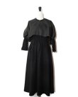 画像1: TENNE HANDCRAFTED MODERN  WEIST SHIRRING DRESS WITH CAPE  col. BLACK×BLACK (1)