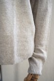 画像6: eleven 2nd　 Fine Linen V-neck Jumper　 col.Beige (6)